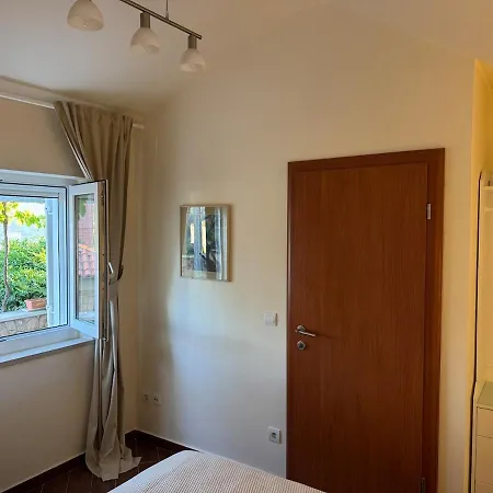 Stylish Stone House For Two דירה *