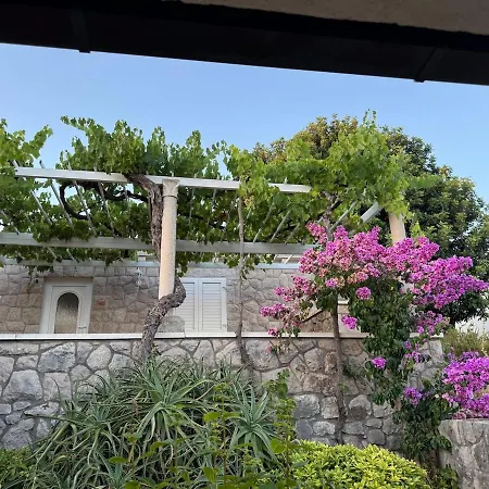 Stylish Stone House For Two דירה